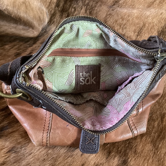 The Sak Brown Leather Multi Pocket Crossbody Handbag - Picture 5 of 8
